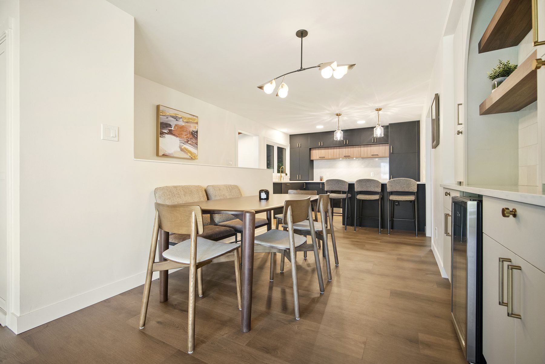 Goldbar dining area