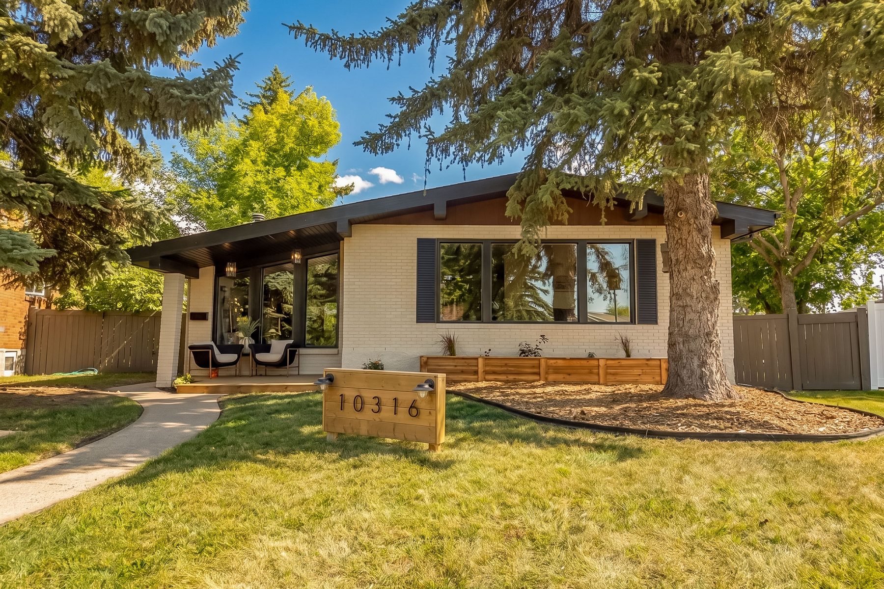 Goldbar home — front exterior