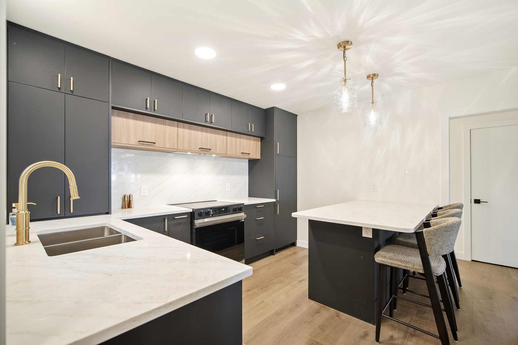 Goldbar kitchen detail