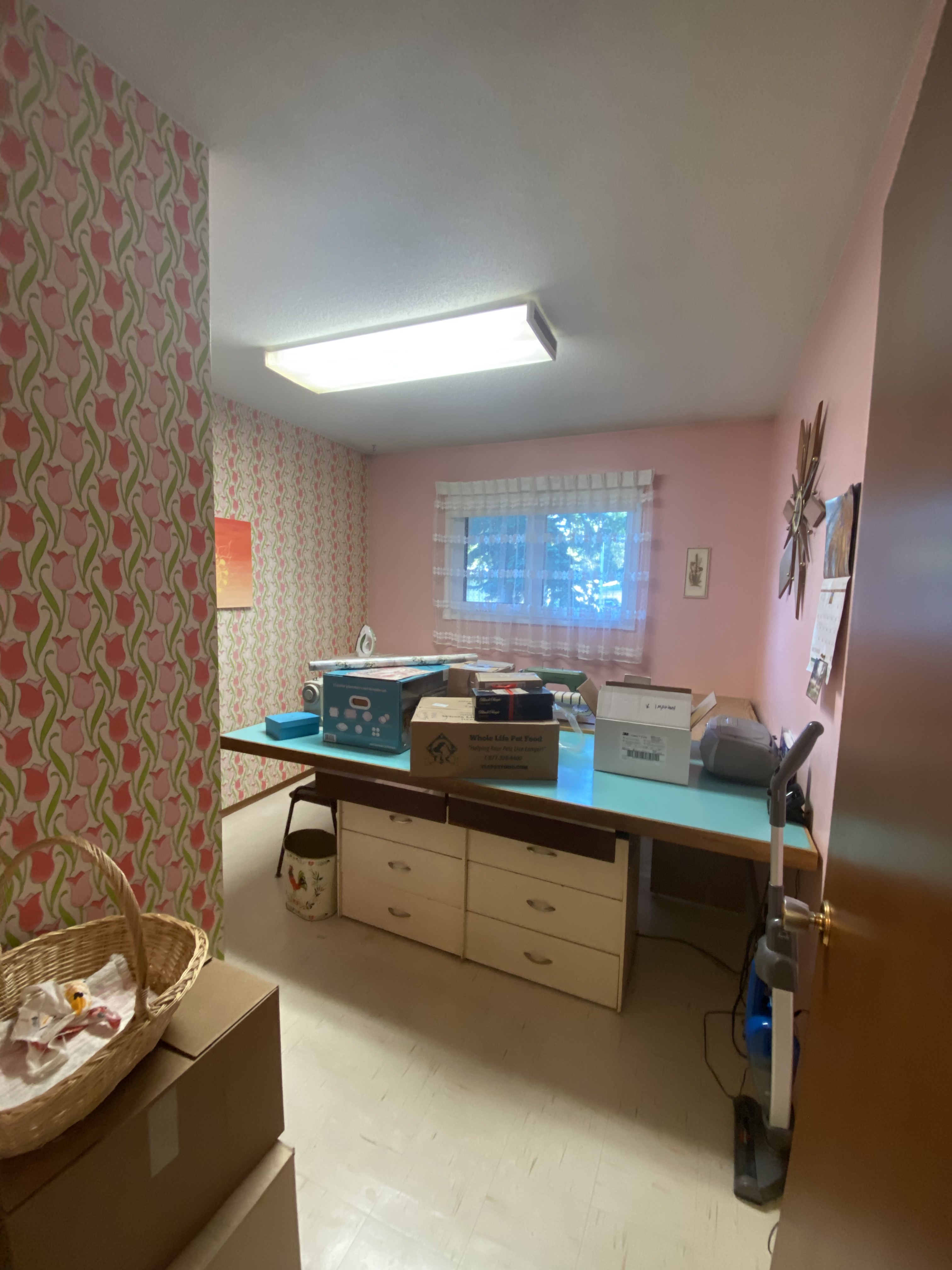 Lark bedroom before renovation