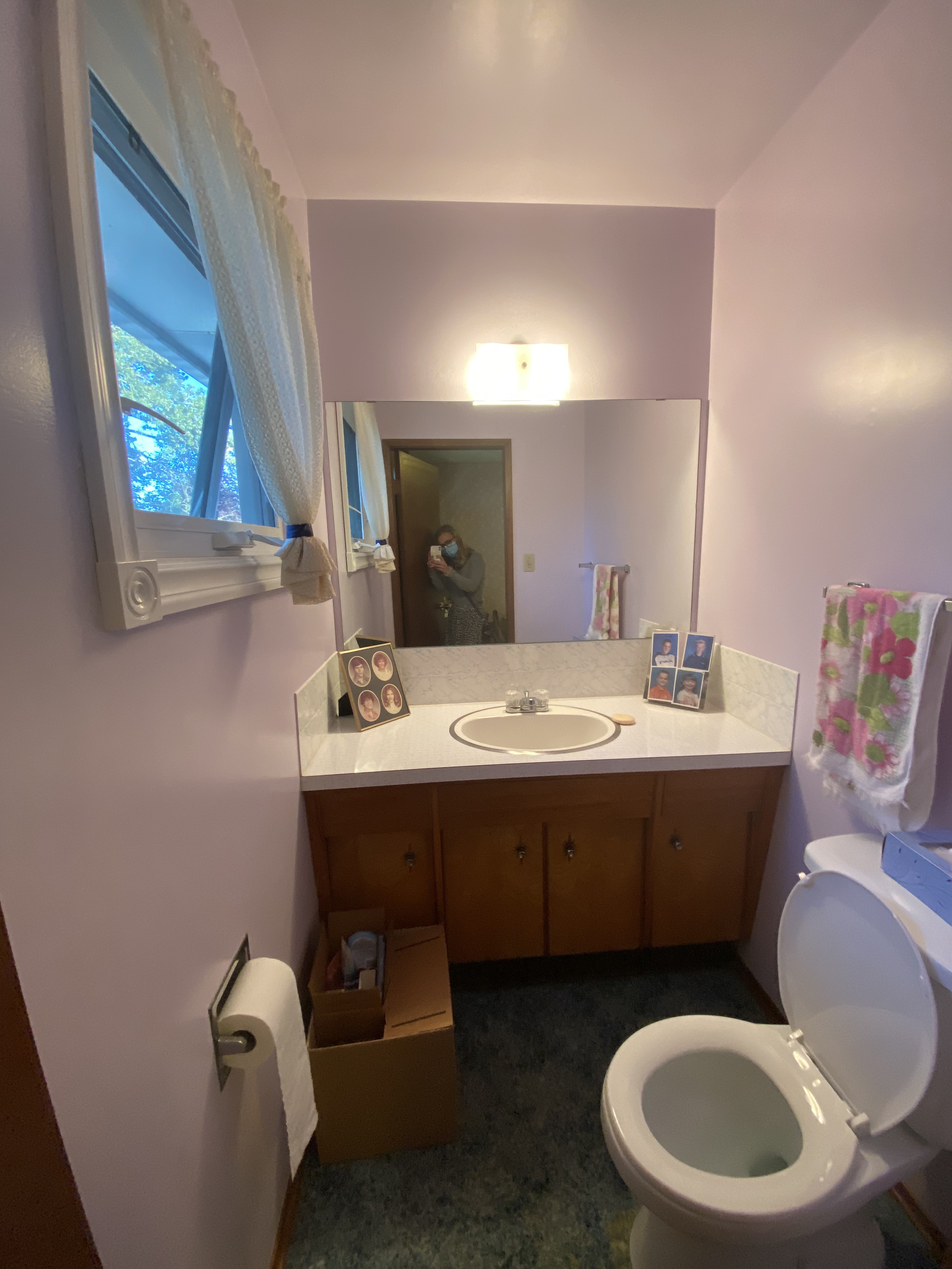 Lark bathroom before renovation